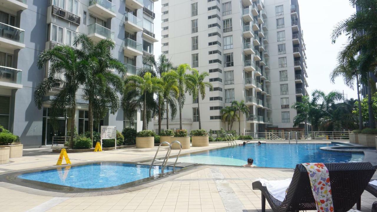 Palm Tree Condos Across Naia3 By Beth Manila Exterior foto