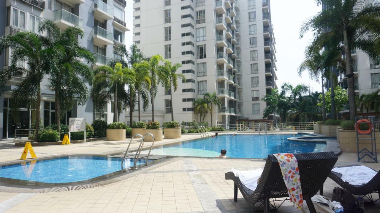 Palm Tree Condos Across Naia3 By Beth Manila Exterior foto